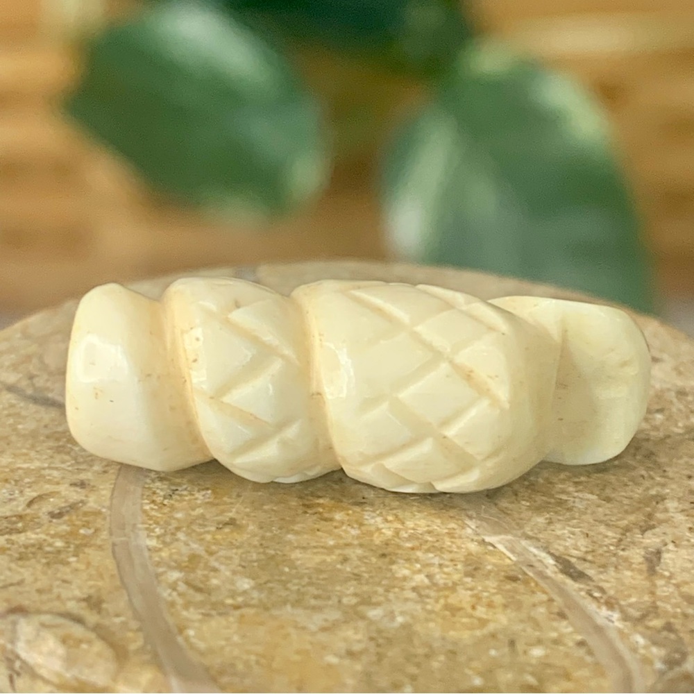 Hand Carved Snake Bone Bead Top Drilled Detailed Coiled Cobra Animal Carving 1" - Picture 12 of 16
